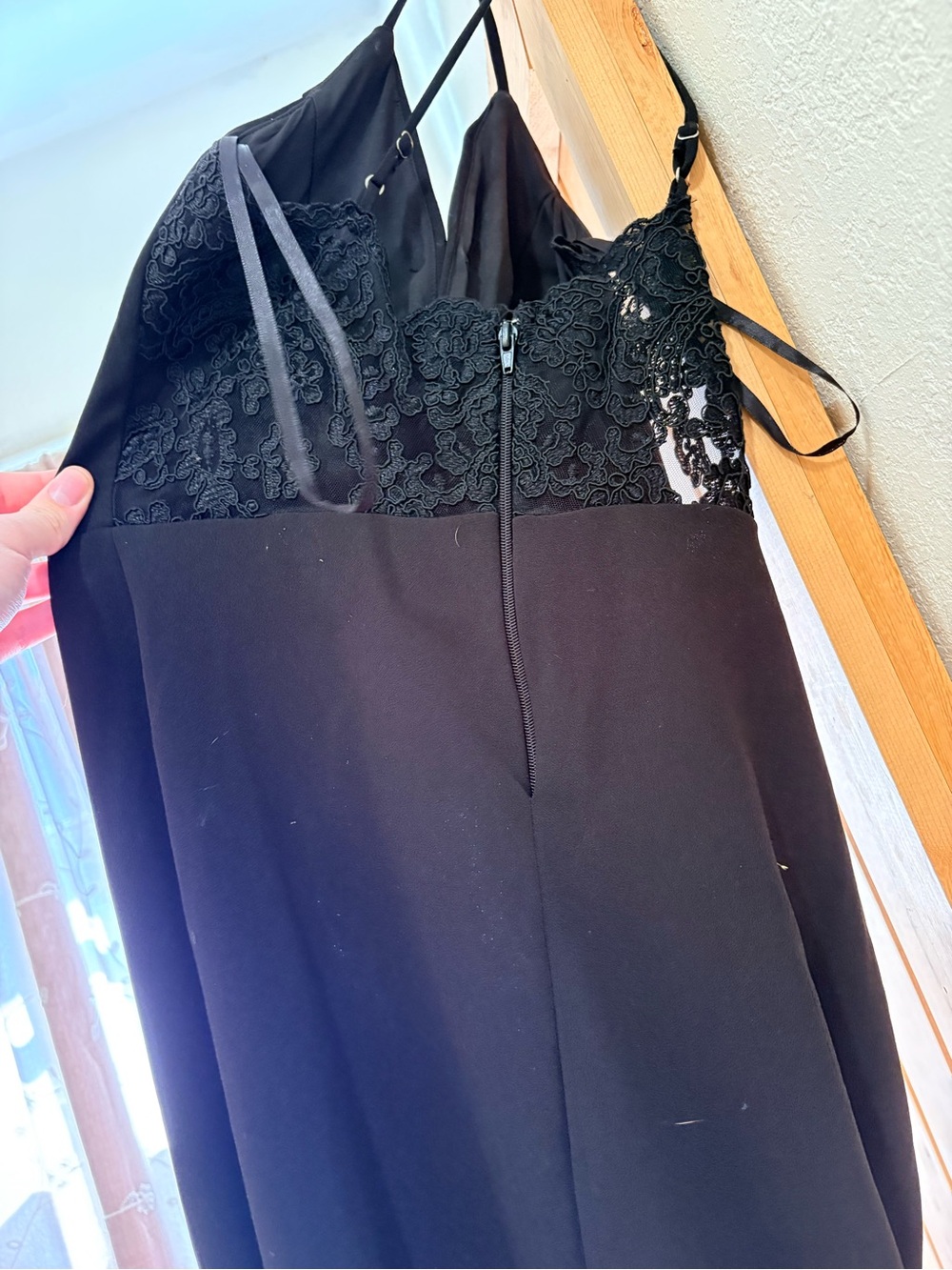 Formal dresses - Picture 3 of 13